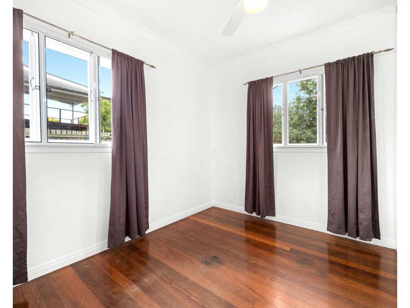 115 Nursery Road, Holland Park West QLD 4121