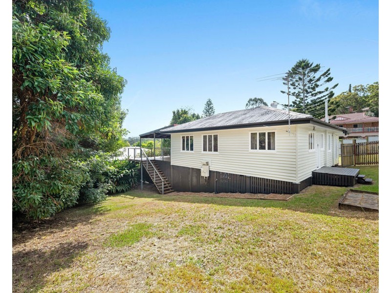 115 Nursery Road, Holland Park West QLD 4121