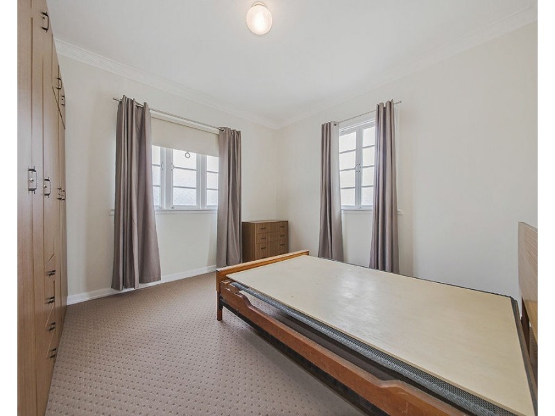 51 Octantis Street, Coorparoo QLD 4151