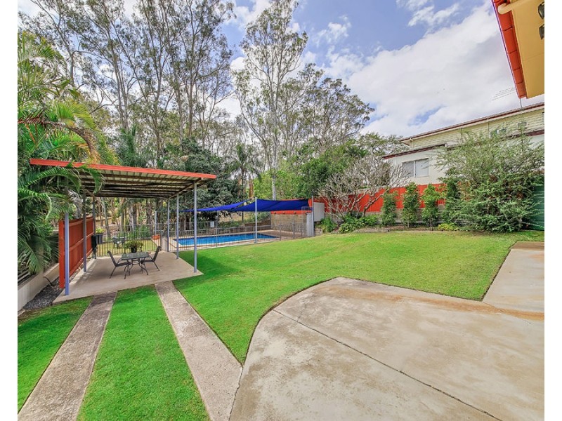 51 Octantis Street, Coorparoo QLD 4151