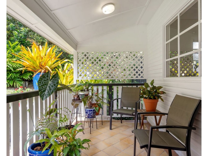 39 Kanumbra St, Coorparoo QLD 4151