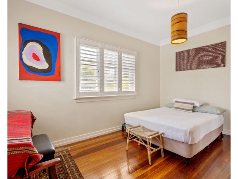 39 Kanumbra St, Coorparoo QLD 4151