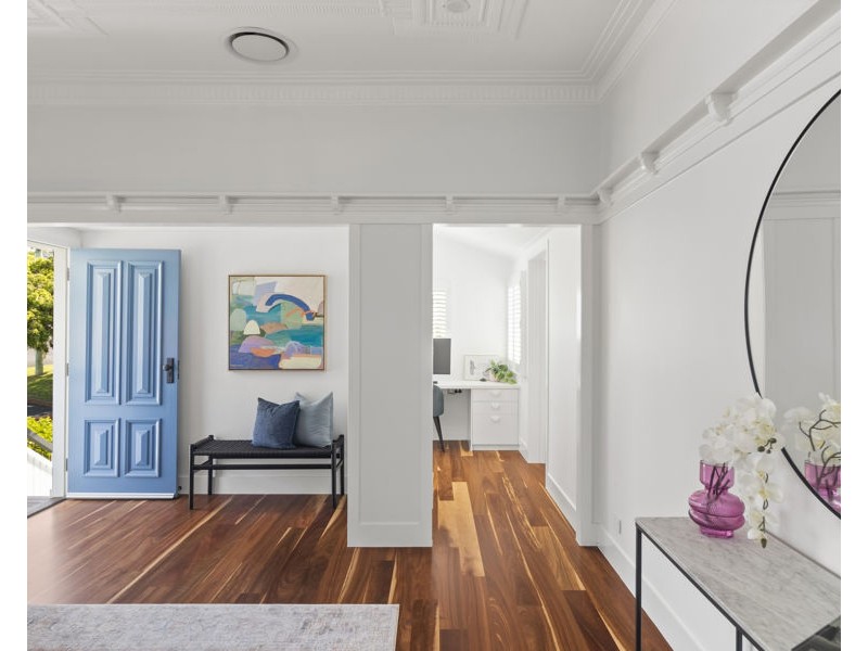 10 West Street, Coorparoo QLD 4151