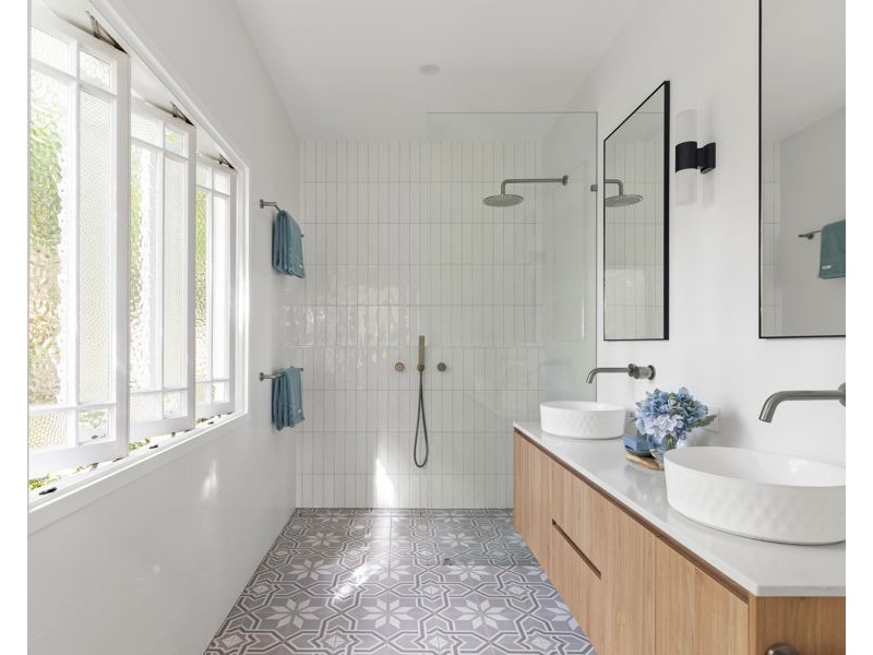 10 West Street, Coorparoo QLD 4151