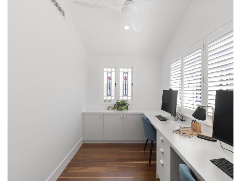 10 West Street, Coorparoo QLD 4151