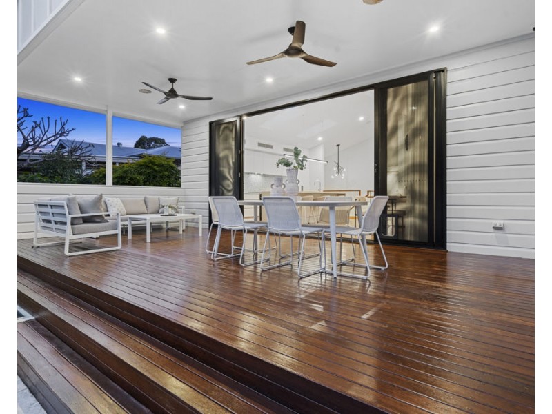 10 West Street, Coorparoo QLD 4151