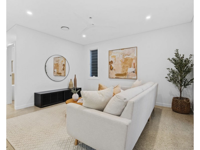 10 West Street, Coorparoo QLD 4151