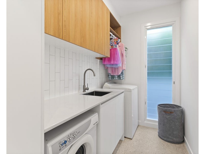 10 West Street, Coorparoo QLD 4151