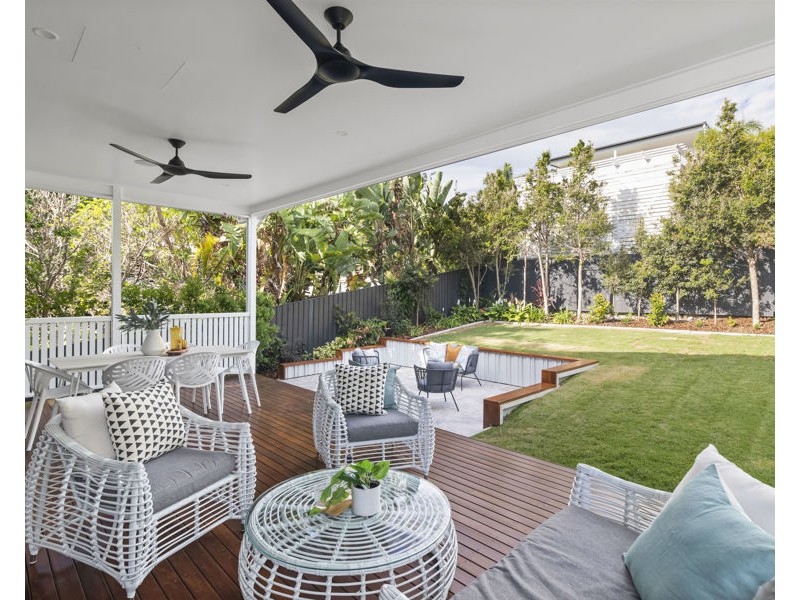 10 West Street, Coorparoo QLD 4151