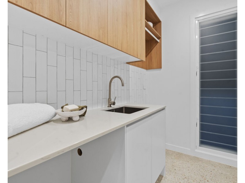 10 West Street, Coorparoo QLD 4151