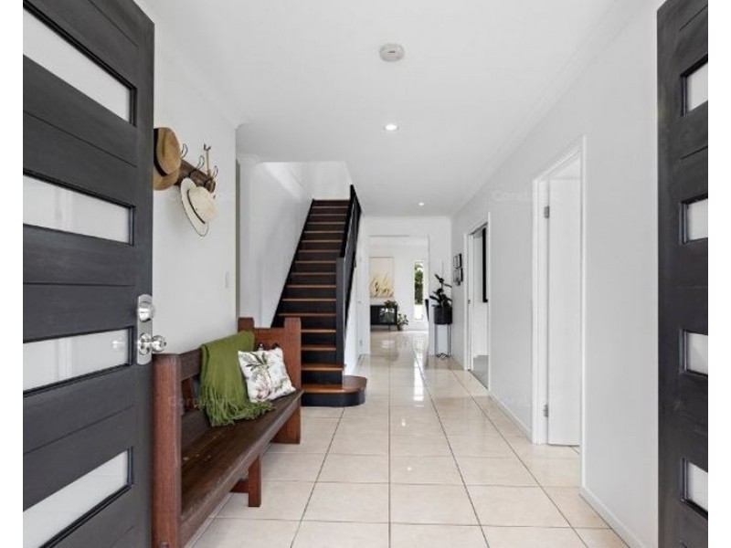16 Acer Place, Redland Bay QLD 4165