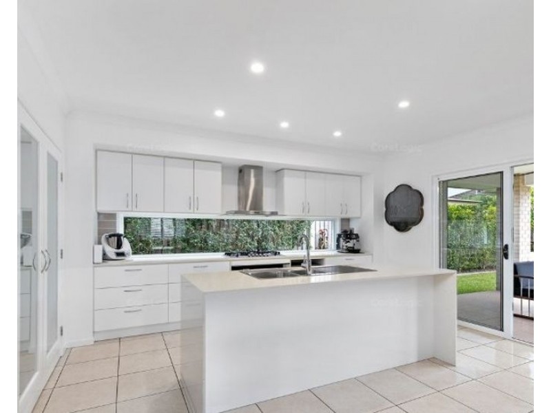 16 Acer Place, Redland Bay QLD 4165