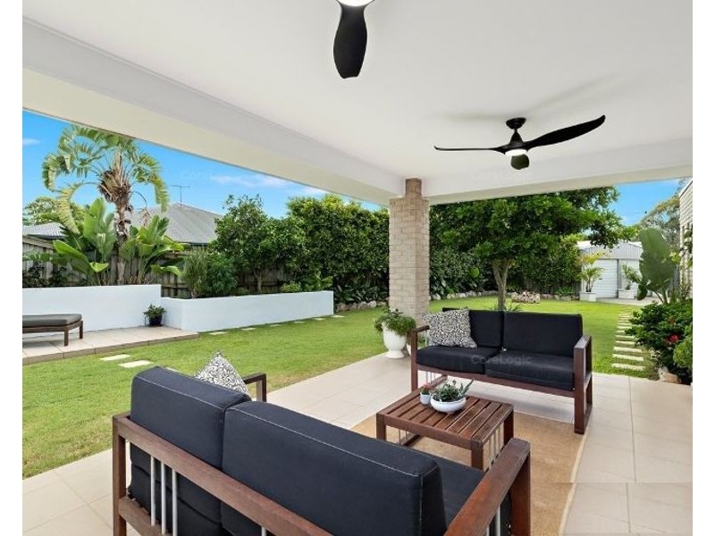 16 Acer Place, Redland Bay QLD 4165
