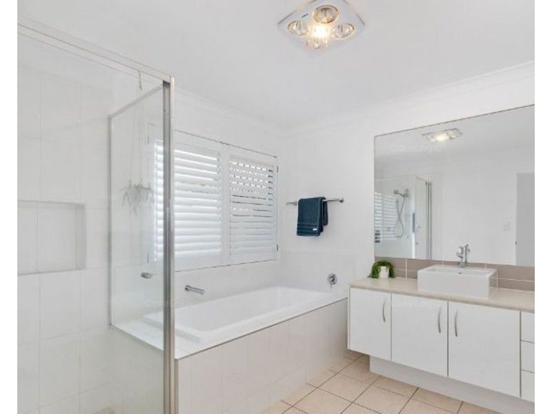 16 Acer Place, Redland Bay QLD 4165