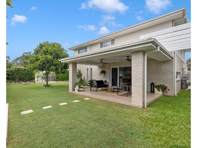 16 Acer Place, Redland Bay QLD 4165