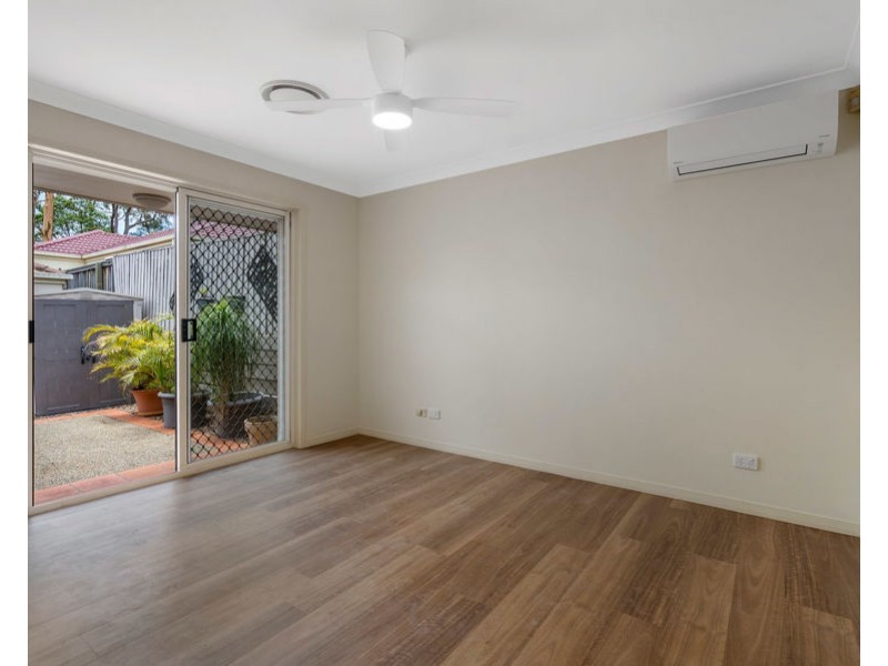 11 Flame Tree Crs, Carindale QLD 4152