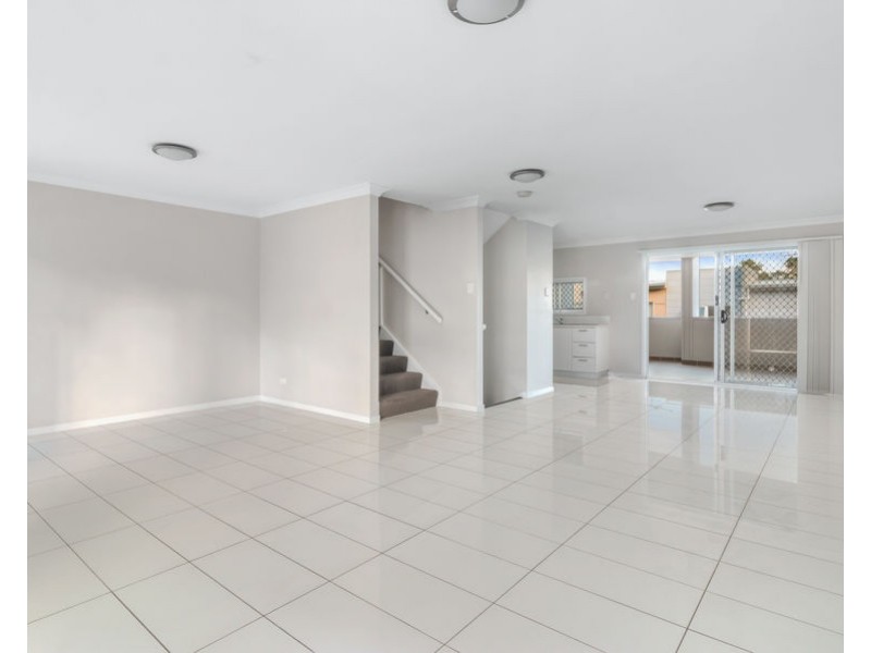 2/108 Nicholson St, Greenslopes QLD 4120