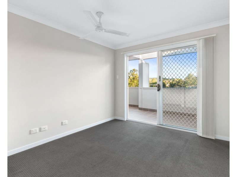 2/108 Nicholson St, Greenslopes QLD 4120
