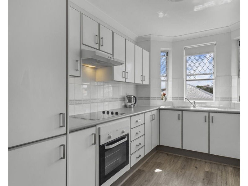 13/102 Pembroke Road, Coorparoo QLD 4151