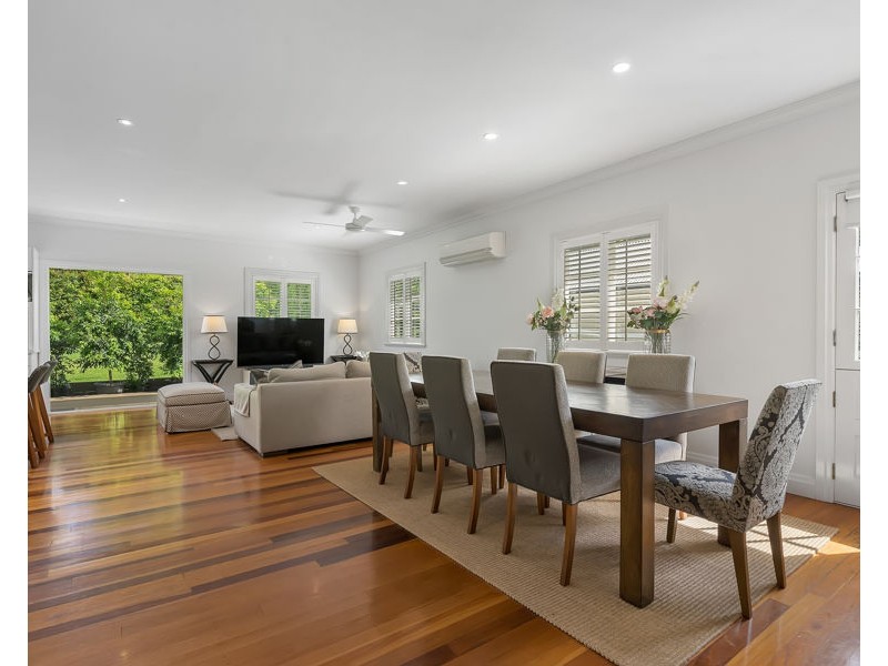 12 Murton Ave, Holland Park QLD 4121