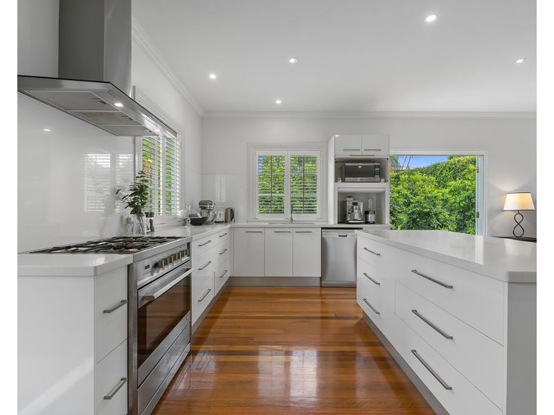 12 Murton Ave, Holland Park QLD 4121