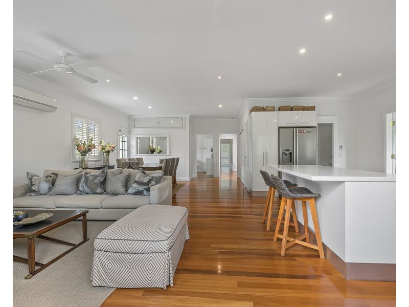 12 Murton Ave, Holland Park QLD 4121