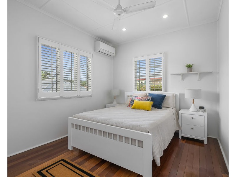 12 Murton Ave, Holland Park QLD 4121