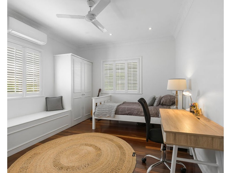 12 Murton Ave, Holland Park QLD 4121