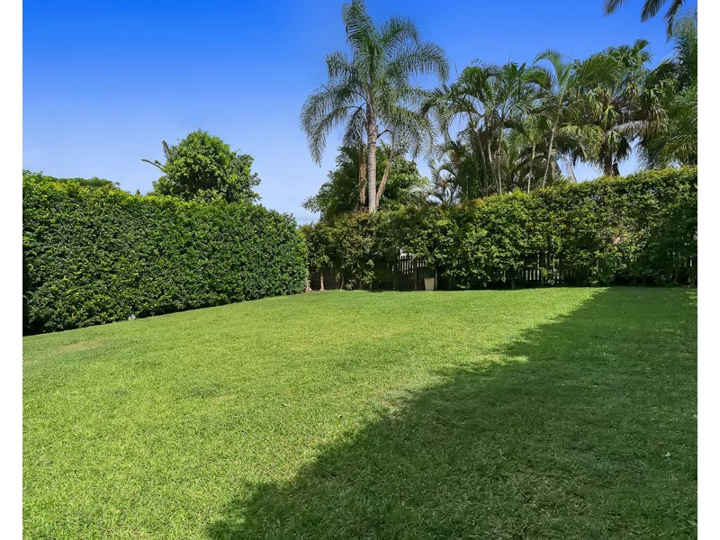 12 Murton Ave, Holland Park QLD 4121