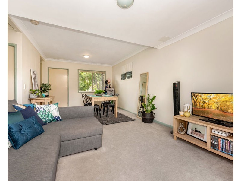 9/180 Seville rd, Holland Park QLD 4121