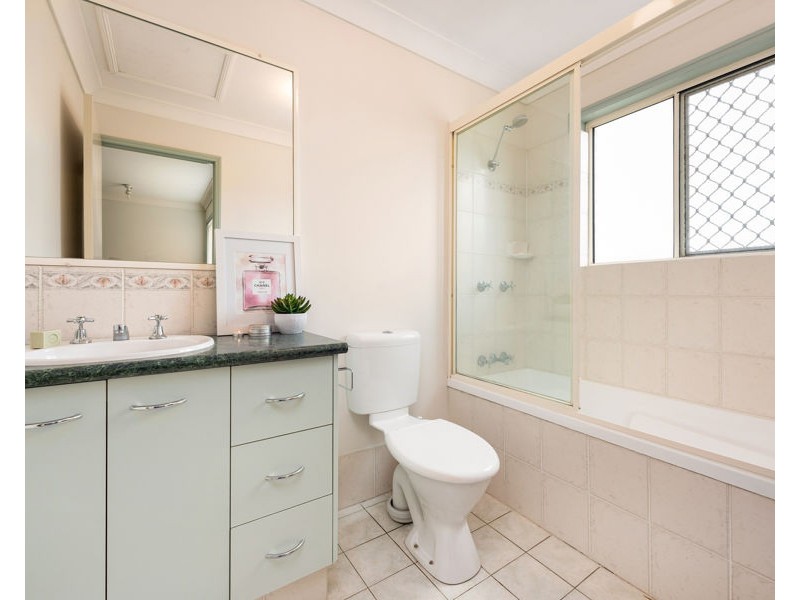 9/180 Seville rd, Holland Park QLD 4121