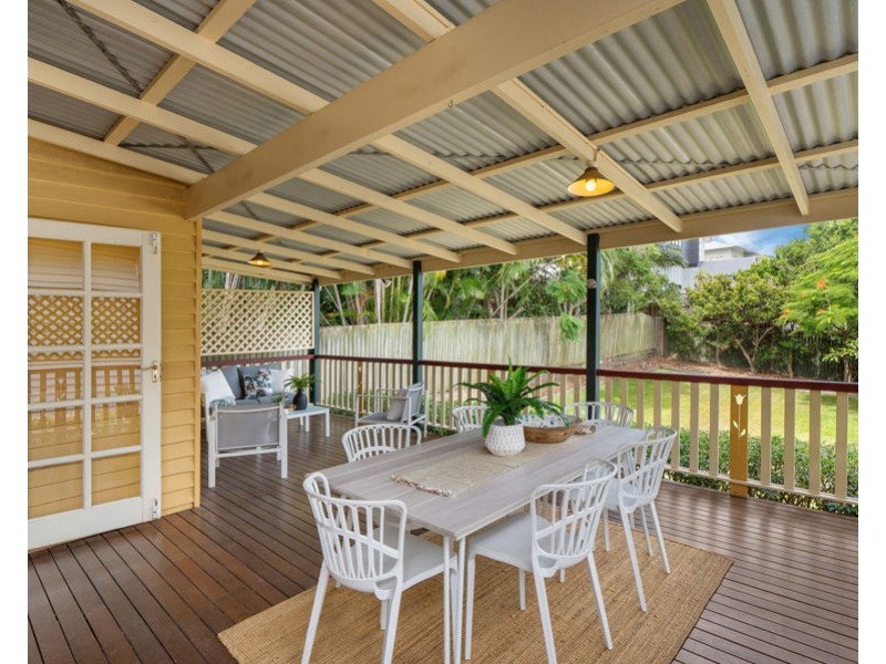 20 Brown Street, Camp Hill QLD 4152