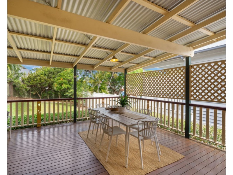 20 Brown Street, Camp Hill QLD 4152