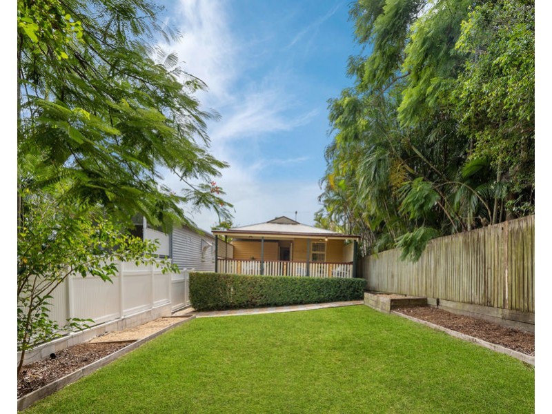 20 Brown Street, Camp Hill QLD 4152