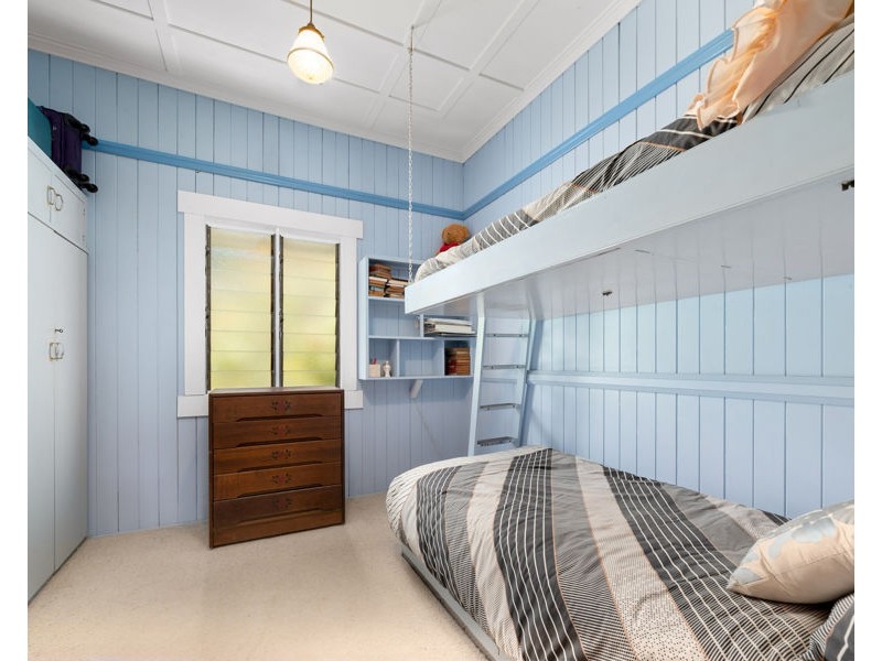 24 Raff Avenue, Holland Park QLD 4121