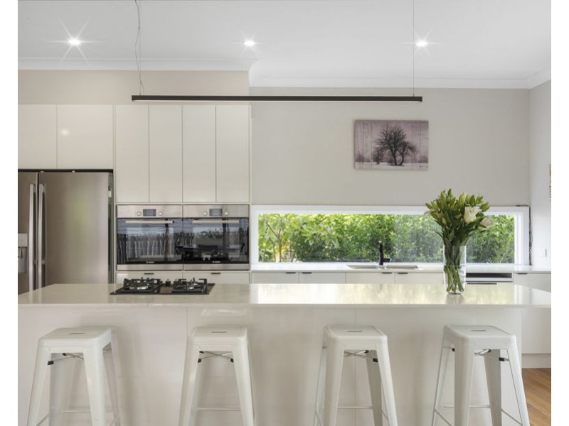 56 Framont Ave, Holland Park QLD 4121