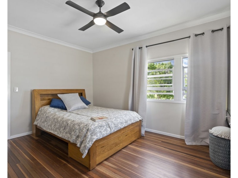 56 Framont Ave, Holland Park QLD 4121
