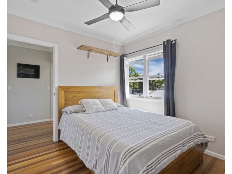 56 Framont Ave, Holland Park QLD 4121