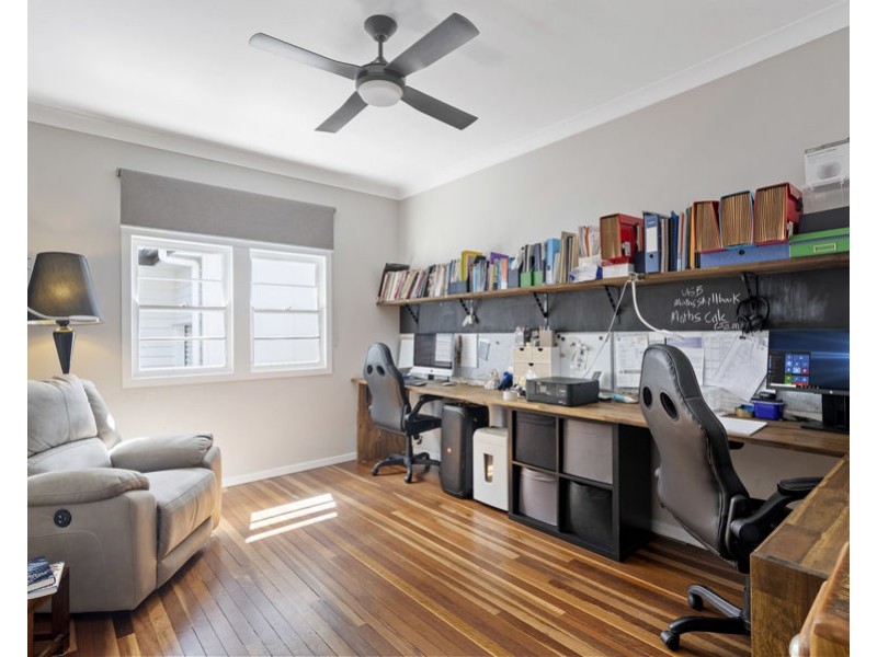 56 Framont Ave, Holland Park QLD 4121