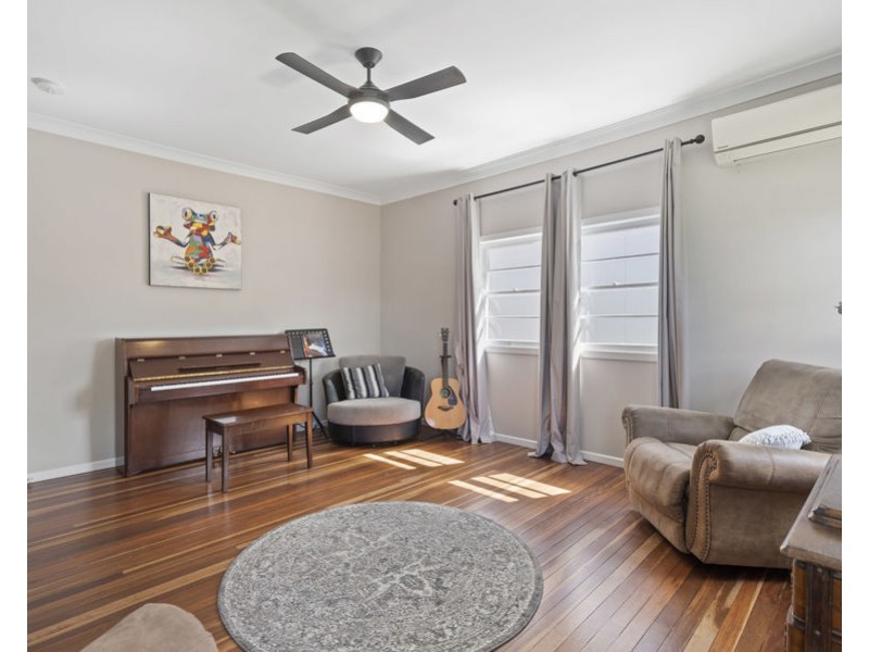 56 Framont Ave, Holland Park QLD 4121