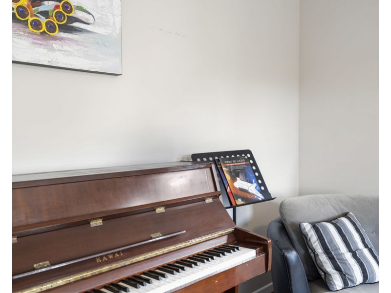 56 Framont Ave, Holland Park QLD 4121