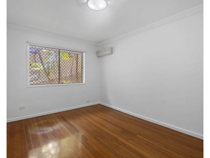 17 Flynn st, Holland Park West QLD 4121