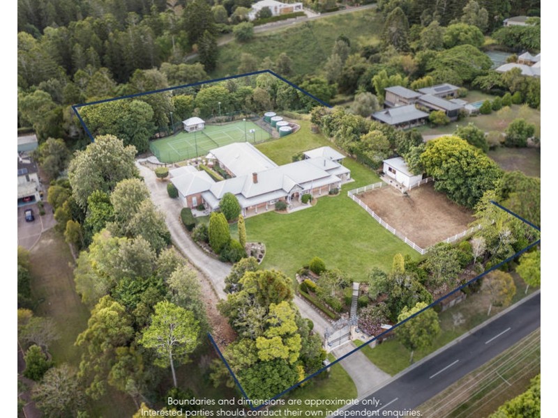 56 Nioka St, Brookfield QLD 4069