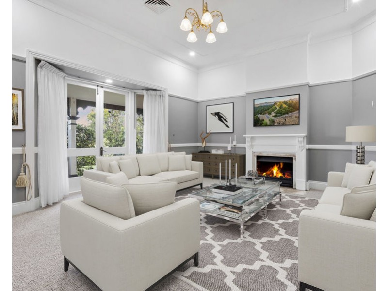 56 Nioka St, Brookfield QLD 4069