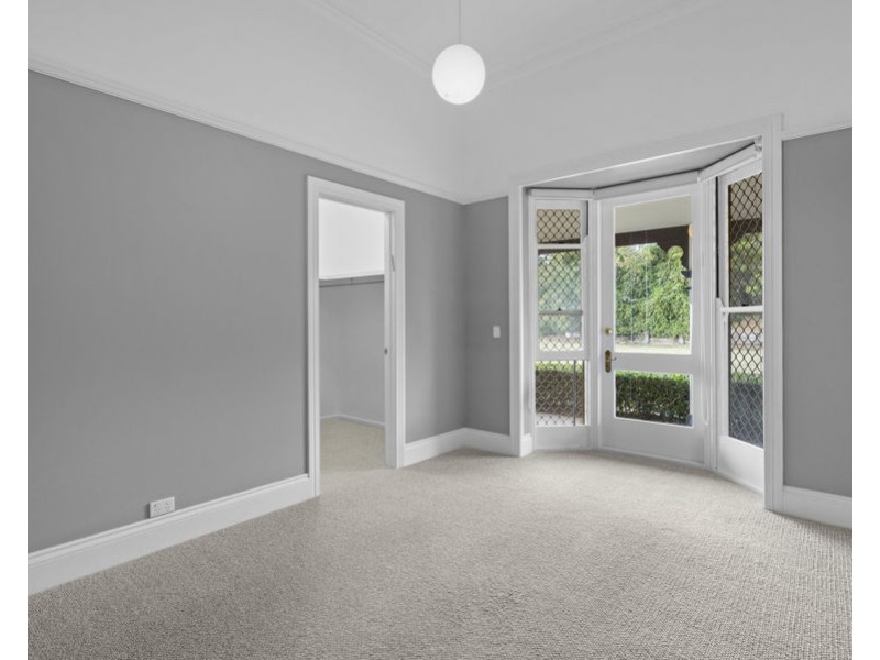 56 Nioka St, Brookfield QLD 4069