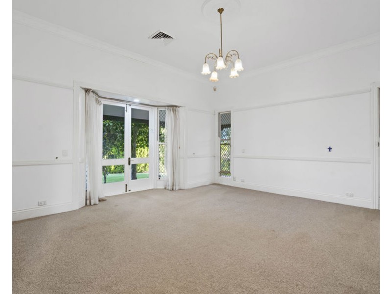 56 Nioka St, Brookfield QLD 4069