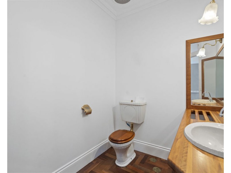 56 Nioka St, Brookfield QLD 4069