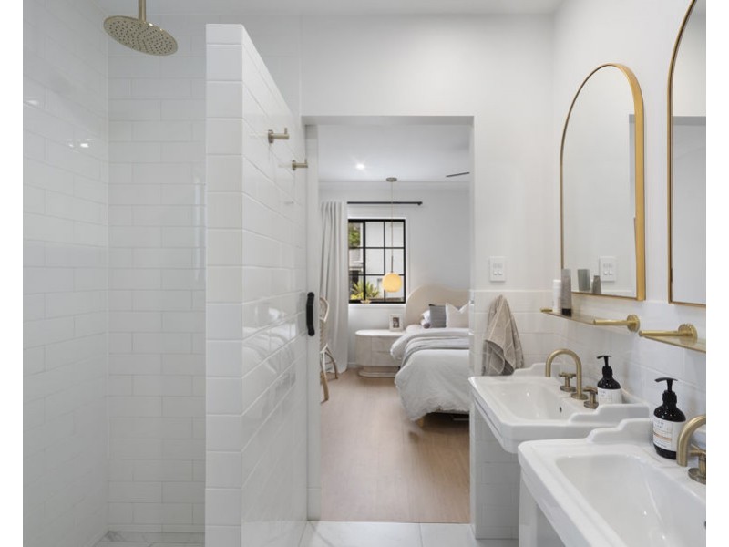 47 Samuel Street, Camp Hill QLD 4152