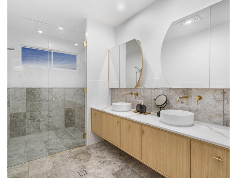 47 Pelham Street, Coorparoo QLD 4151