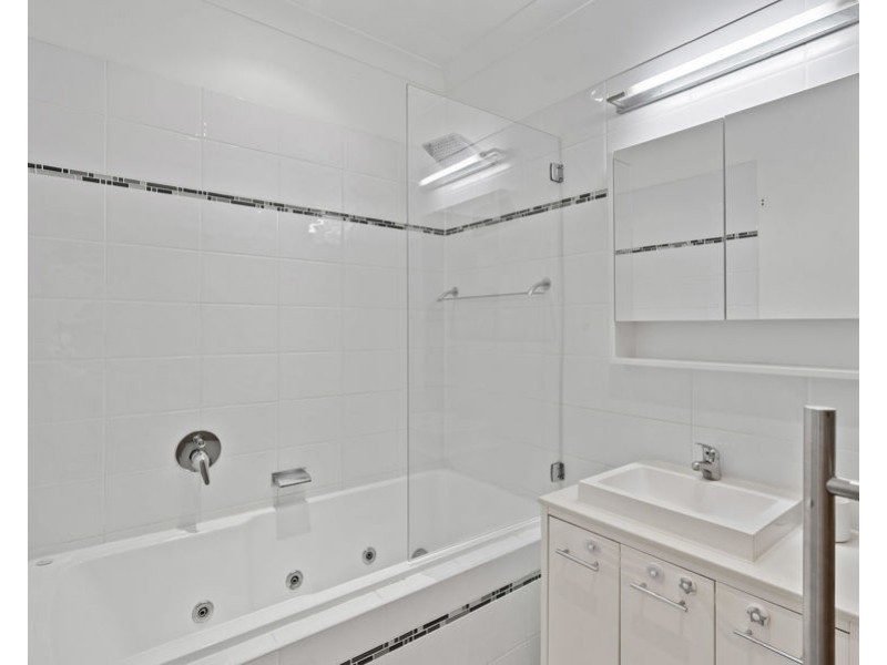 11 Pettigrew St, Mount Gravatt East QLD 4122